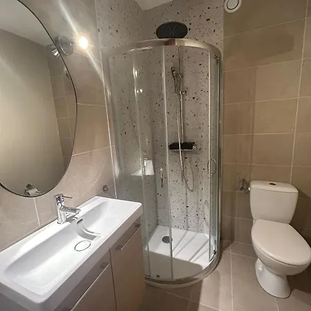 Rénové à 100 Mètres De La Apartamento