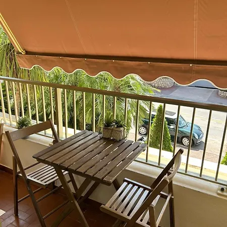 Renove A 100 Metres De La Antibes