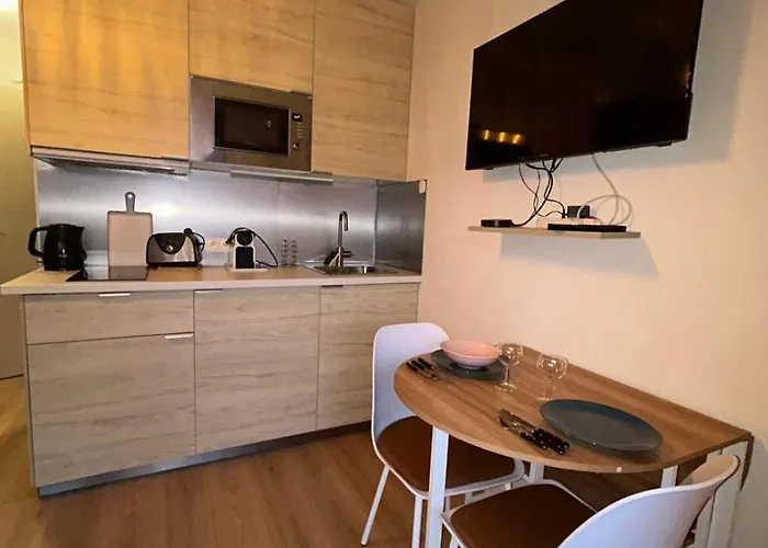 Renove A 100 Metres De La * Αντίμπ